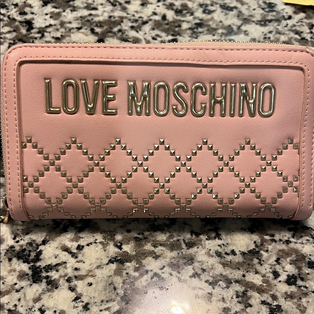 Love Moschino Portafogli PU zip-around wallet in pink with gold-tone studs